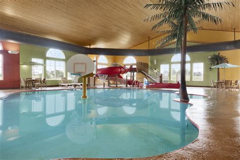 Country inn and suites little chute - 66 room hotel with a indoor waterpark for pre-teens. The waterpark has a wading pool for small children with a slide and a dump bucket. A large swimming pool …